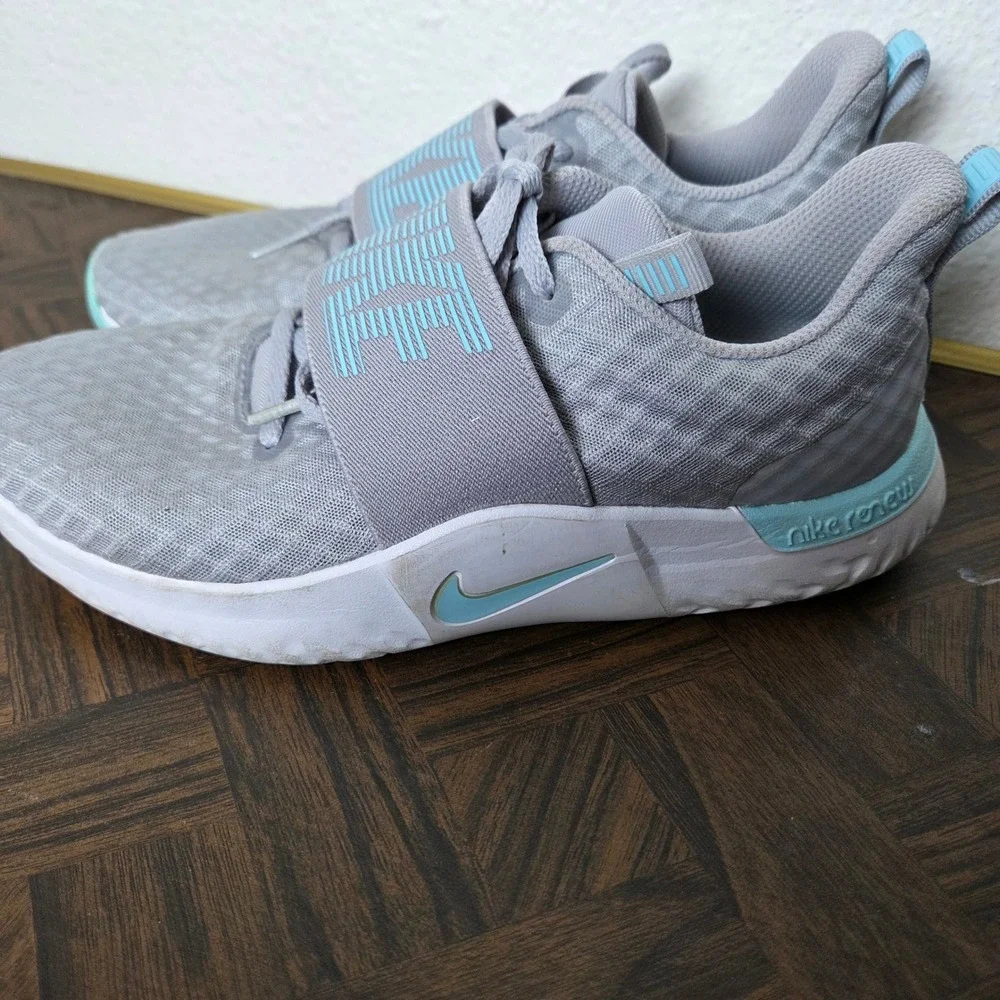 Nike Renew In-Season TR 9 Gray & Blue Womens size 7 Sneaker Running shoe‎